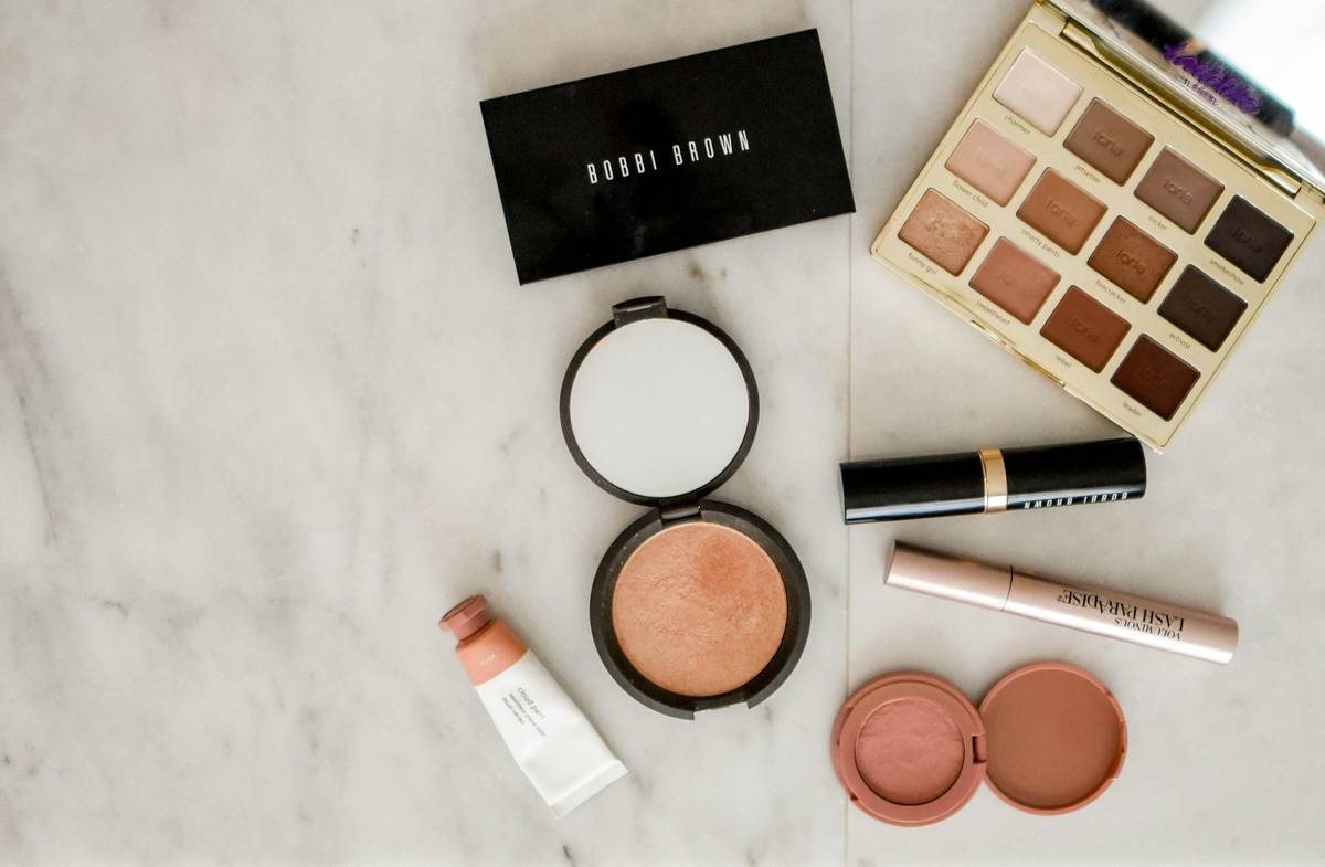 Why Your Makeup Bag Needs a Multi-Effect Palette—Not Another Single-Use Compact